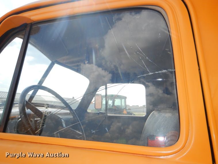 image for item DI2503 1953 GMC dump truck