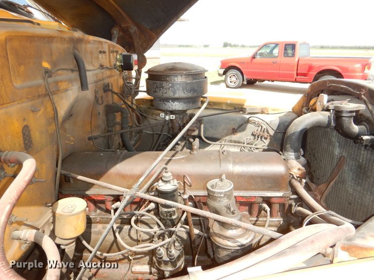 image for item DI2503 1953 GMC dump truck