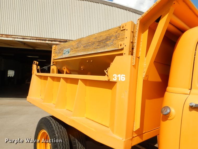 image for item DI2503 1953 GMC dump truck