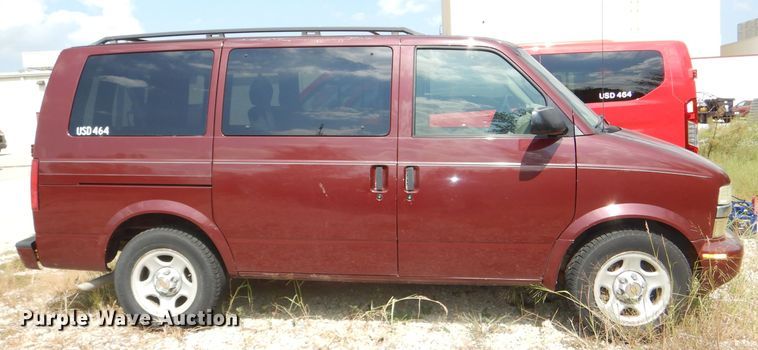 image for item DI2519 2003 Chevrolet Astro van