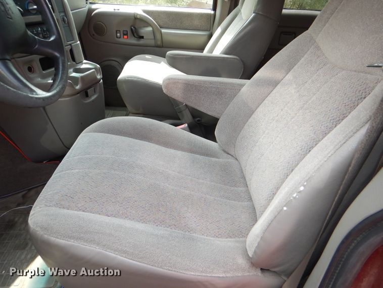 image for item DI2519 2003 Chevrolet Astro van