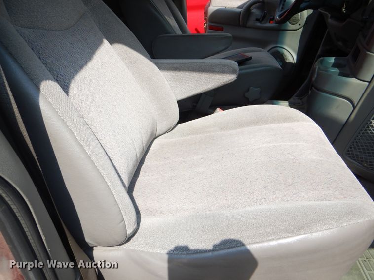 image for item DI2519 2003 Chevrolet Astro van