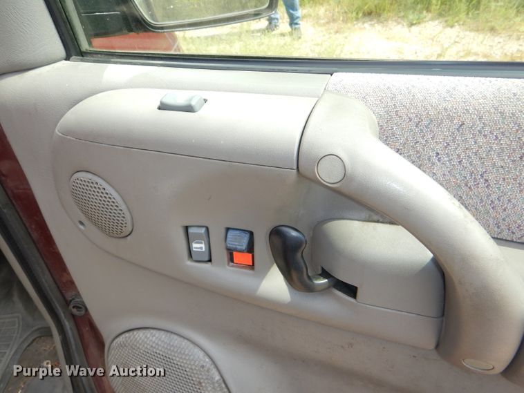 image for item DI2519 2003 Chevrolet Astro van