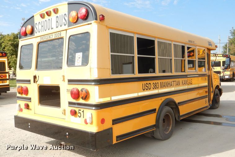 image for item DI2528 2005 GMC Savana G3500 school bus