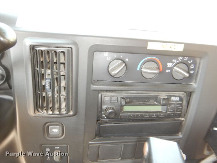 image for item DI2528 2005 GMC Savana G3500 school bus