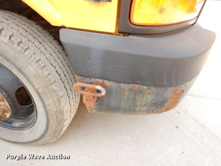 image for item DI2528 2005 GMC Savana G3500 school bus