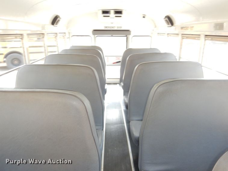 image for item DI2528 2005 GMC Savana G3500 school bus