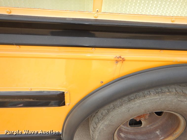 image for item DI2528 2005 GMC Savana G3500 school bus