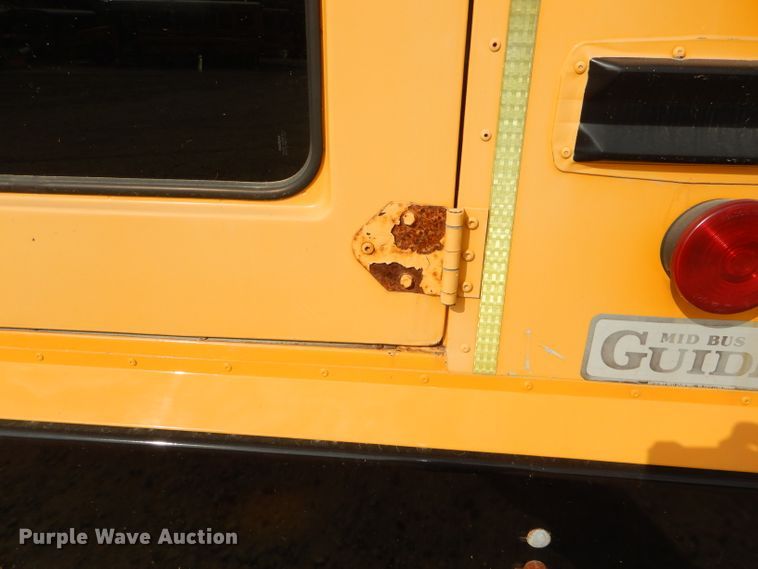 image for item DI2528 2005 GMC Savana G3500 school bus
