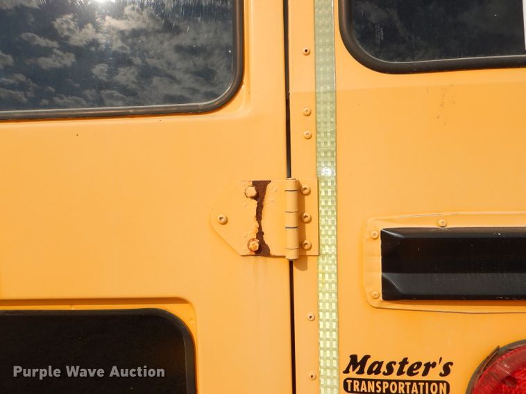 image for item DI2528 2005 GMC Savana G3500 school bus