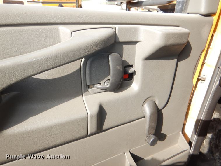 image for item DI2529 2007 Chevrolet Express 3500 school bus