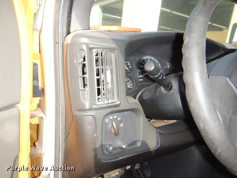 image for item DI2529 2007 Chevrolet Express 3500 school bus