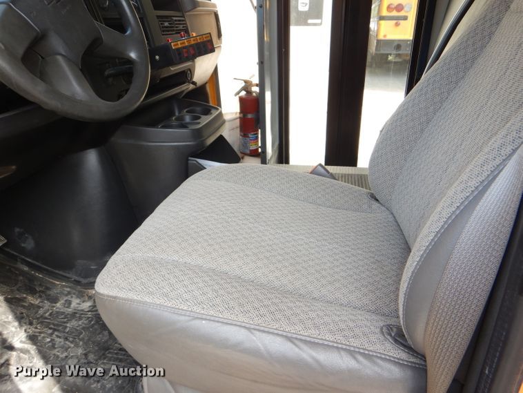 image for item DI2529 2007 Chevrolet Express 3500 school bus
