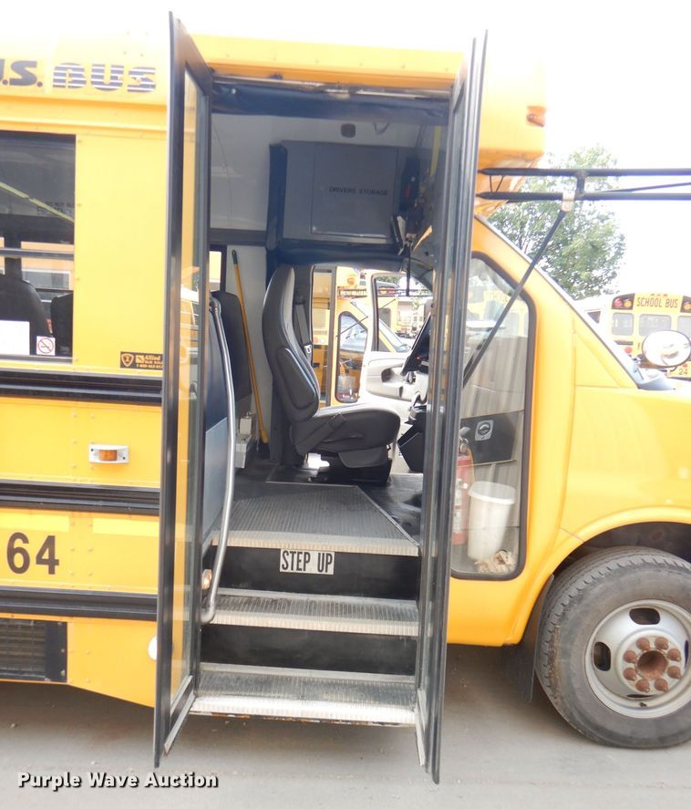 image for item DI2529 2007 Chevrolet Express 3500 school bus