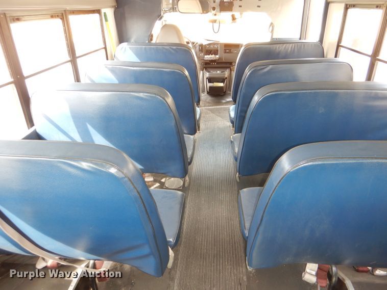 image for item DI2529 2007 Chevrolet Express 3500 school bus