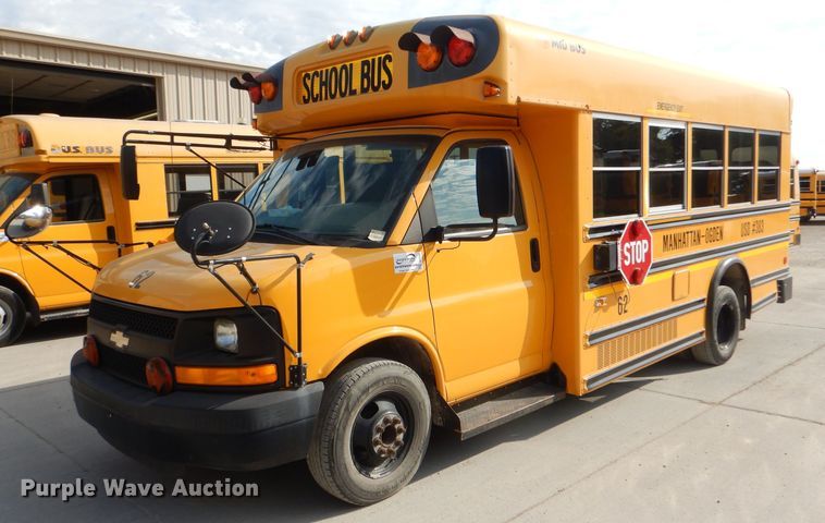 image for item DI2530 2008 Chevrolet Express 3500 school bus