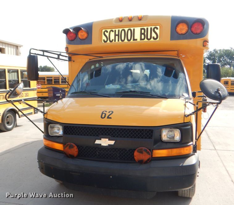 image for item DI2530 2008 Chevrolet Express 3500 school bus