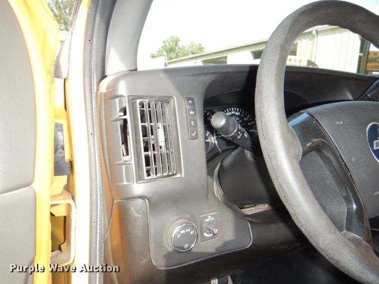 image for item DI2530 2008 Chevrolet Express 3500 school bus