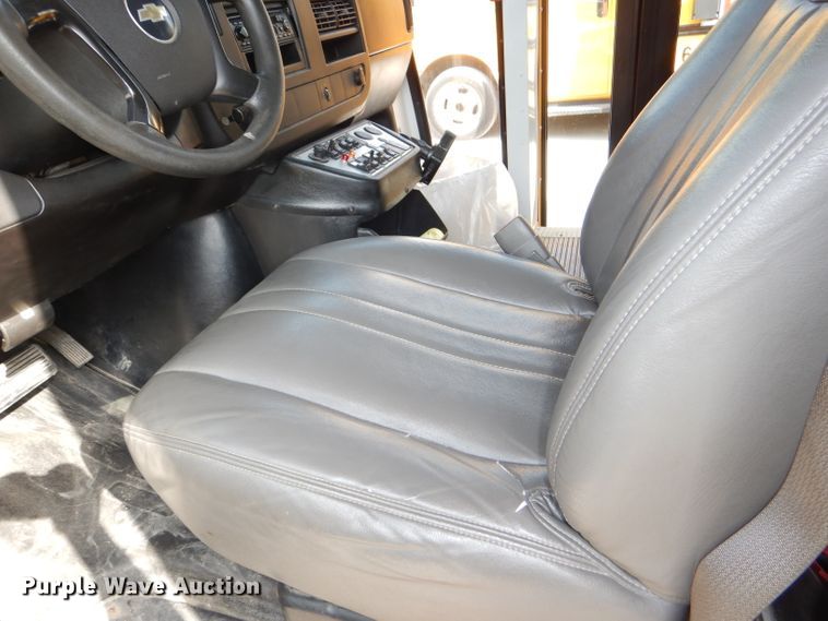 image for item DI2530 2008 Chevrolet Express 3500 school bus