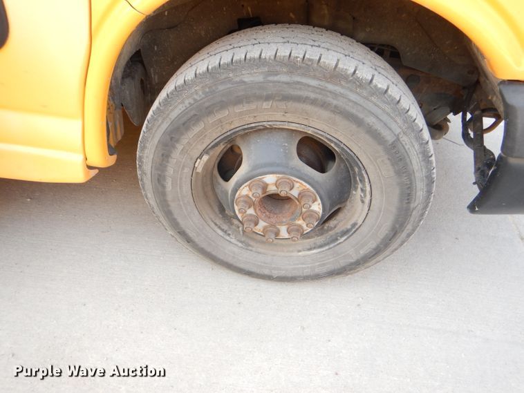 image for item DI2530 2008 Chevrolet Express 3500 school bus