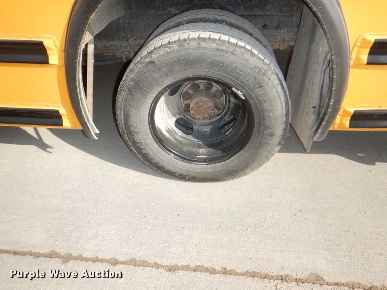 image for item DI2530 2008 Chevrolet Express 3500 school bus