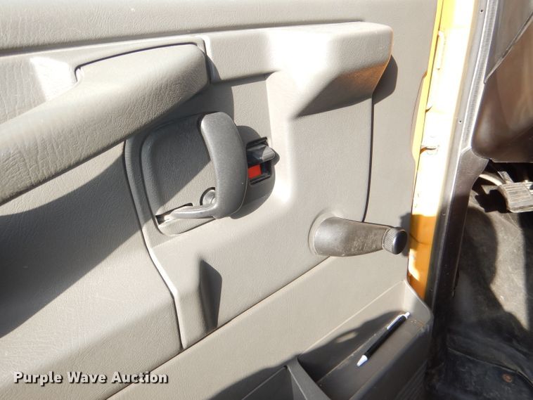 image for item DI2531 2008 Chevrolet Express 3500 school bus