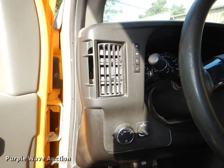 image for item DI2531 2008 Chevrolet Express 3500 school bus