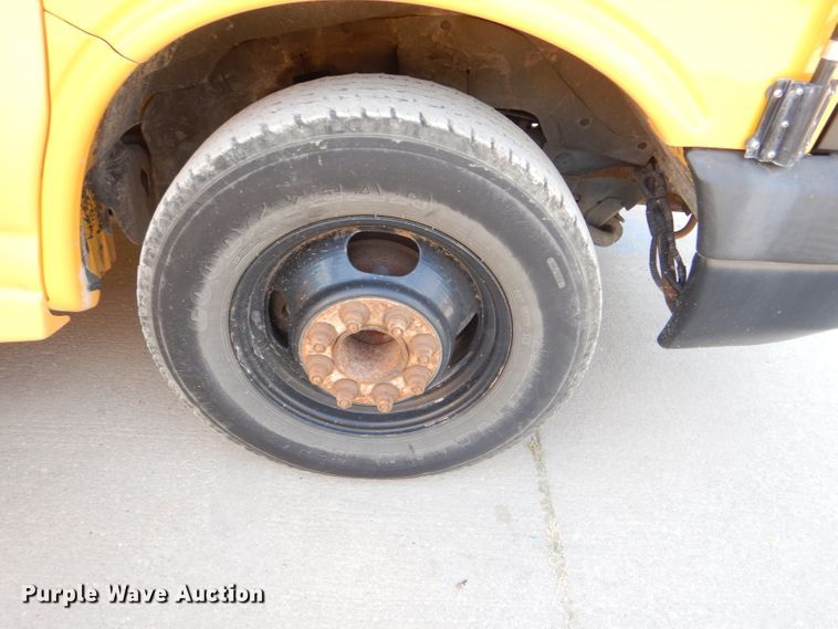 image for item DI2531 2008 Chevrolet Express 3500 school bus