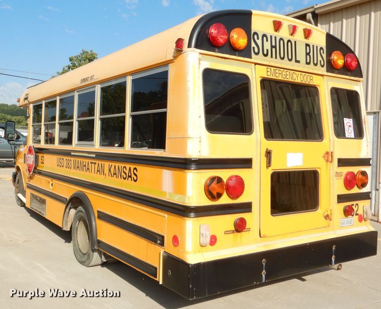 image for item DI2533 2004 GMC Savana G3500 school bus