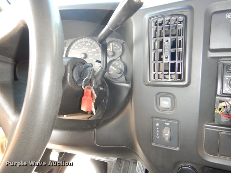 image for item DI2533 2004 GMC Savana G3500 school bus