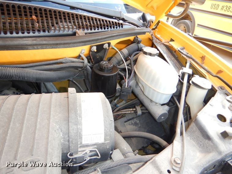 image for item DI2533 2004 GMC Savana G3500 school bus