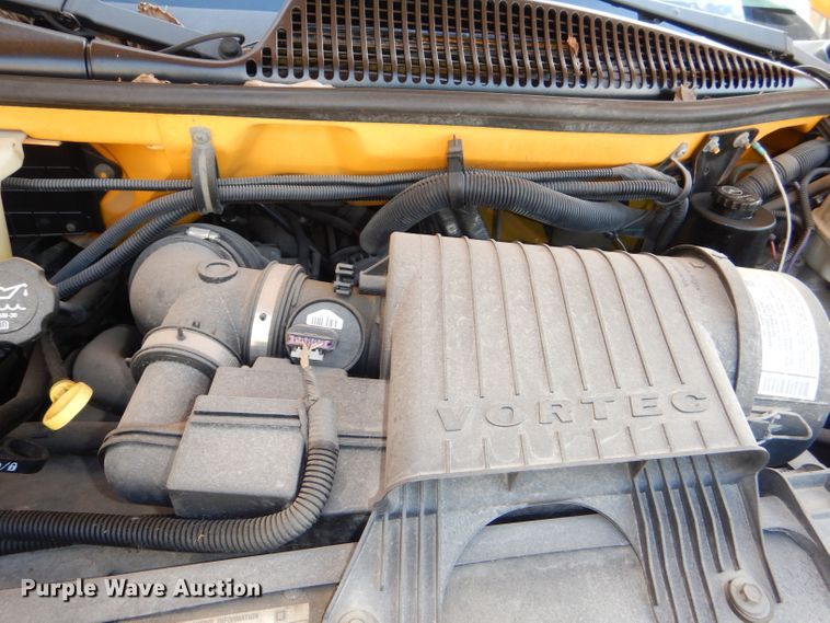 image for item DI2533 2004 GMC Savana G3500 school bus