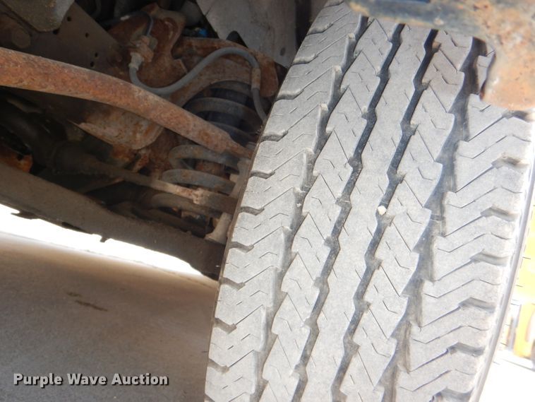 image for item DI2533 2004 GMC Savana G3500 school bus