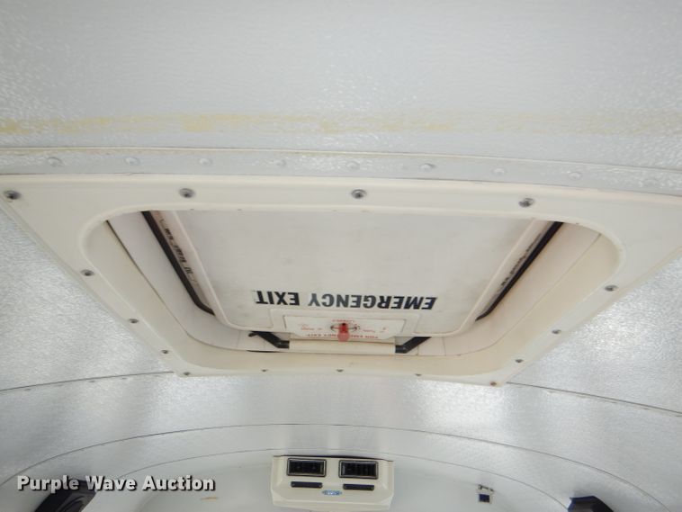 image for item DI2533 2004 GMC Savana G3500 school bus