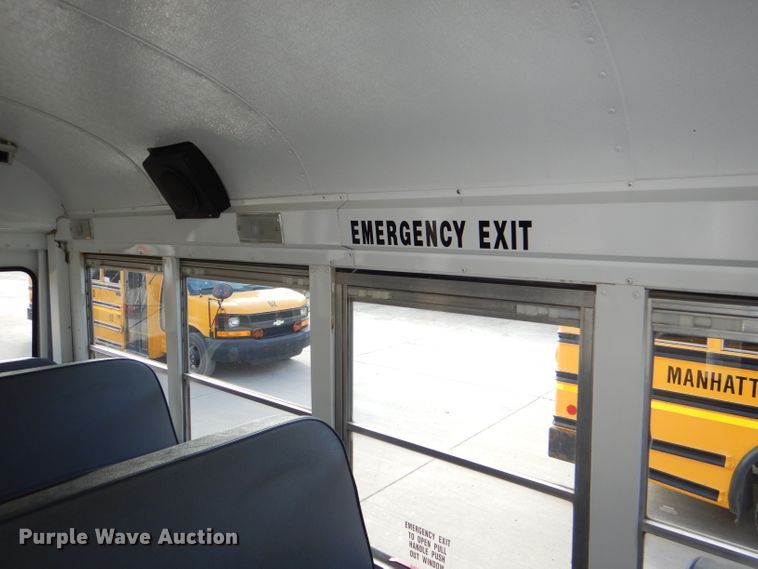 image for item DI2533 2004 GMC Savana G3500 school bus