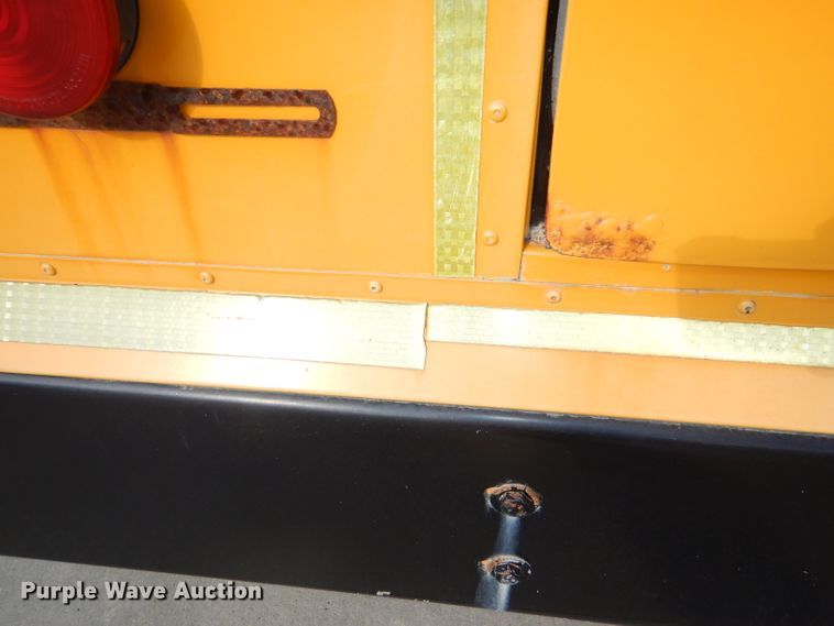 image for item DI2533 2004 GMC Savana G3500 school bus