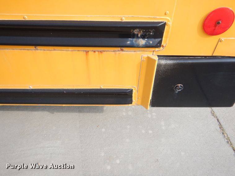 image for item DI2533 2004 GMC Savana G3500 school bus
