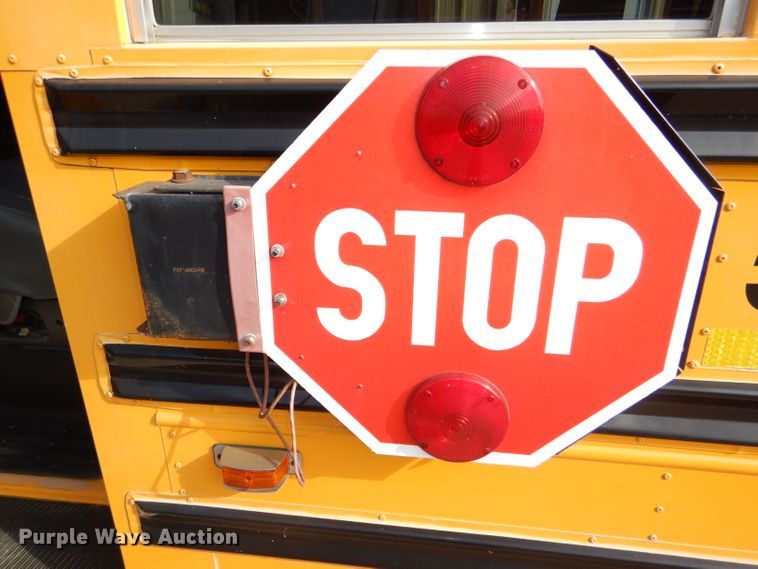 image for item DI2533 2004 GMC Savana G3500 school bus