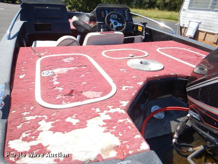 image for item DI2536 1989 Bayliner Quantum boat