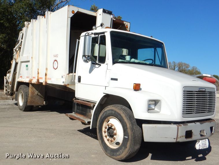image for item DI2542 2003 Freightliner Business Class M2 refuse truck