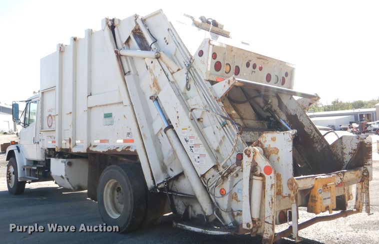 image for item DI2542 2003 Freightliner Business Class M2 refuse truck