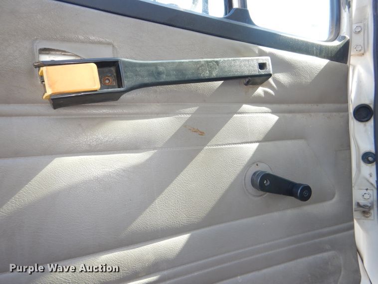 image for item DI2542 2003 Freightliner Business Class M2 refuse truck