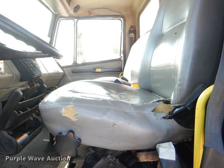 image for item DI2542 2003 Freightliner Business Class M2 refuse truck