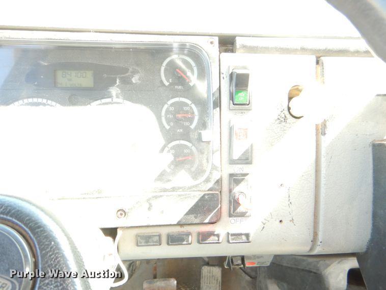 image for item DI2542 2003 Freightliner Business Class M2 refuse truck