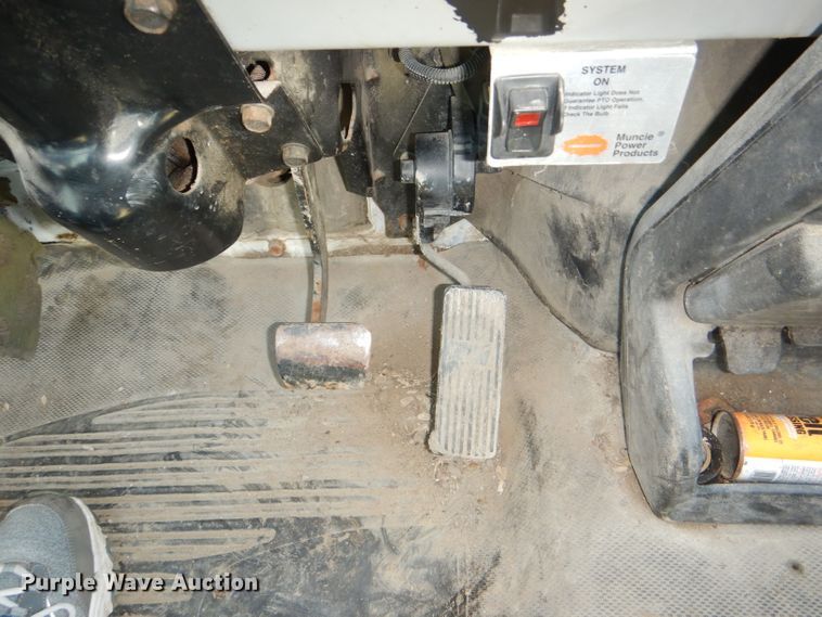 image for item DI2542 2003 Freightliner Business Class M2 refuse truck