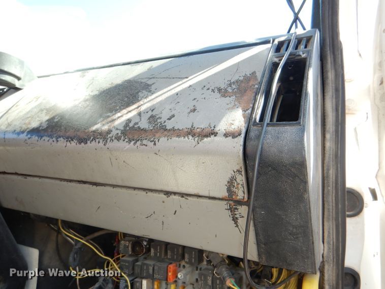 image for item DI2542 2003 Freightliner Business Class M2 refuse truck