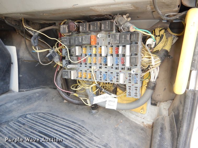 image for item DI2542 2003 Freightliner Business Class M2 refuse truck