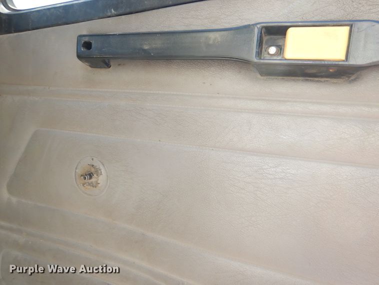 image for item DI2542 2003 Freightliner Business Class M2 refuse truck