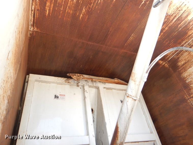 image for item DI2542 2003 Freightliner Business Class M2 refuse truck