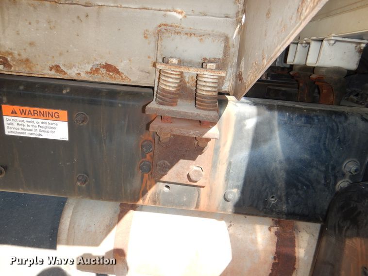 image for item DI2542 2003 Freightliner Business Class M2 refuse truck